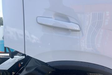 Զ�� ����H8E 2025���ǻ۰� 4X2 4.02�׵��Ŵ��綯��س� ����ʱ��140.41kWhͼƬ