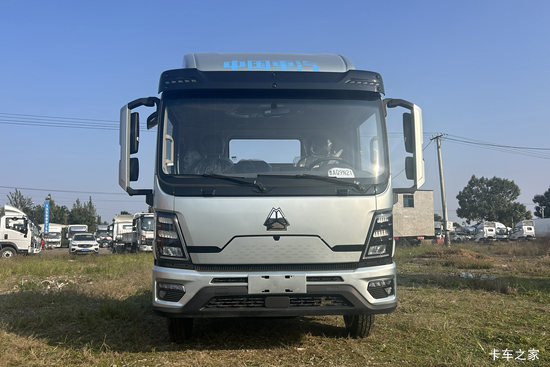 ����HOWOͳ˧PRO 3.85���Ű봿�綯�����Ῠ ����ʱ��165.15kWh