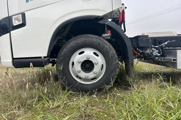 Զ�� ����H9E ���˰� 4X2 4.02�׵��Ŵ��綯��س� ��о132.6kWhͼƬ