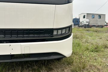 Զ�� ����H9E ���˰� 4X2 4.02�׵��Ŵ��綯��س� ��о132.6kWhͼƬ