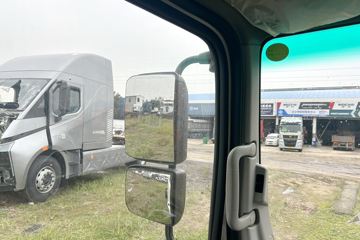 Զ�� ����H9E ���˰� 4X2 4.02�׵��Ŵ��綯��س� ��о132.6kWhͼƬ