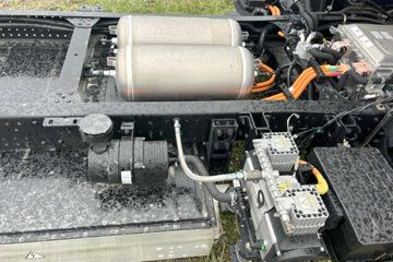 Զ�� ����H9E ���˰� 4X2 4.02�׵��Ŵ��綯��س� ��о132.6kWhͼƬ