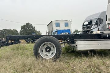 Զ�� ����H9E ���˰� 4X2 4.02�׵��Ŵ��綯��س� ��о132.6kWhͼƬ