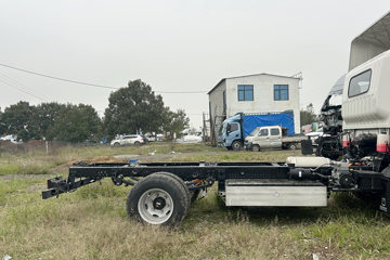 Զ�� ����H9E ���˰� 4X2 4.02�׵��Ŵ��綯��س� ��о132.6kWhͼƬ