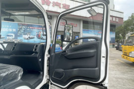 五十铃M100&nbsp;载货车驾驶室                                               图片