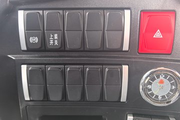 ����HOWOͳ˧ ��ɲ 4.15�׵��Ŵ��綯��դʽ�Ῠ ����ʱ��140.41kWhͼƬ