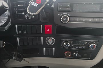 ����HOWOͳ˧ ��ɲ 4.15�׵��Ŵ��綯��դʽ�Ῠ ����ʱ��140.41kWhͼƬ