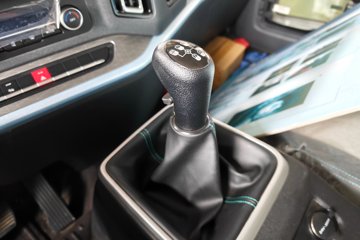 ����HOWO����PRO 2.5L���� 170���� ��ʿ��8�� 4.15�׵��������ῨͼƬ