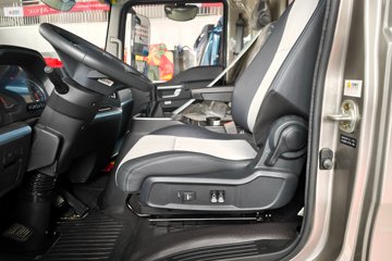 ����HOWO����PRO 2.5L���� 170���� ��ʿ��8�� 4.15�׵��������ῨͼƬ