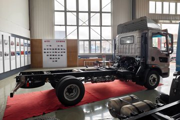 ����HOWO����PRO 2.5L���� 170���� ��ʿ��8�� 4.15�׵��������ῨͼƬ