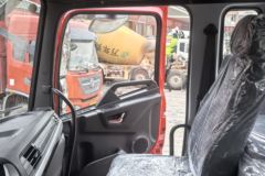 东风商用车 天龙KL重卡 490马力 6X4 牵引车(440后桥) 东风商用车 天龙KL重卡 490马力 6X4 牵引车(440后桥)