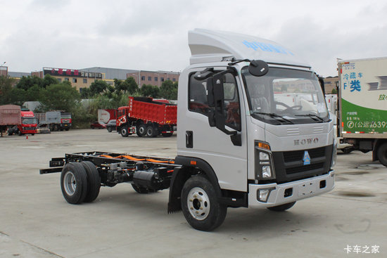 ����HOWO���� 4.15�׵��Ŵ��綯��ʽ�Ῠ Ϋ��100.16kWh