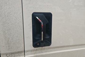 ����HOWOͳ˧ 4x2 4.08�׵��Ŵ��綯��س� 140.41kWhͼƬ