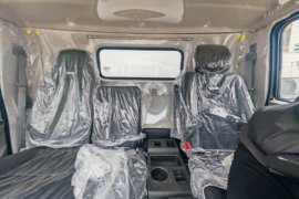 统帅&nbsp;电动冷藏车驾驶室图片