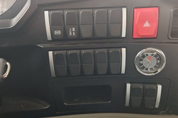 ����HOWOͳ˧ 4x2 4.08�׵��Ŵ��綯��س� 140.41kWhͼƬ