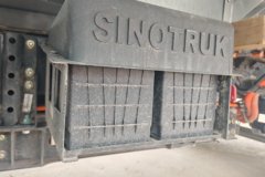 重汽HOWO统帅 4x2 4.08米单排纯电动冷藏车 140.41kWh