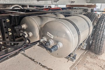 ����HOWOͳ˧ 4x2 4.08�׵��Ŵ��綯��س� 140.41kWhͼƬ