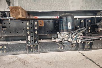 ����HOWOͳ˧ 4x2 4.08�׵��Ŵ��綯��س� 140.41kWhͼƬ