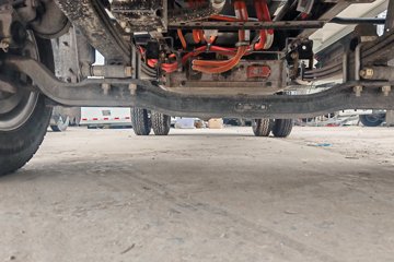 ����HOWOͳ˧ 4x2 4.08�׵��Ŵ��綯��س� 140.41kWhͼƬ