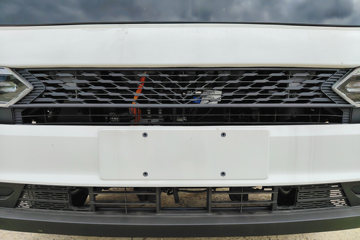 ���ǵ�T5 �Ƽ��� 4.5T 3.945�׵��Ŵ��綯��س�100kWhͼƬ