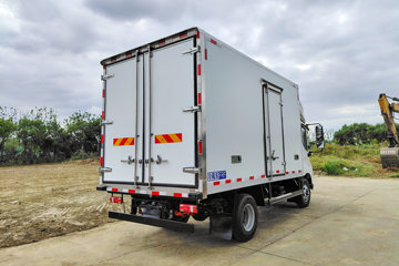 ���ǵ�T5 �Ƽ��� 4.5T 3.945�׵��Ŵ��綯��س�100kWhͼƬ