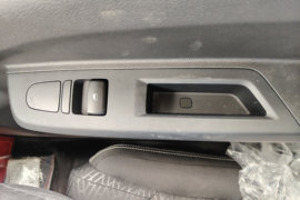 T5&nbsp;电动冷藏车驾驶室图片