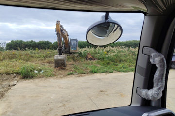 ���ǵ�T5 �Ƽ��� 4.5T 3.945�׵��Ŵ��綯��س�100kWhͼƬ