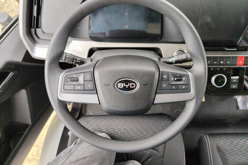 ���ǵ�T5 �Ƽ��� 4.5T 3.945�׵��Ŵ��綯��س�100kWhͼƬ