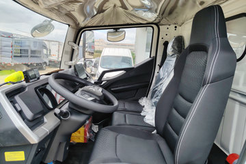 ���ǵ�T5 �Ƽ��� 4.5T 3.945�׵��Ŵ��綯��س�100kWhͼƬ