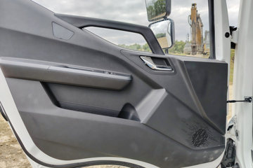 ���ǵ�T5 �Ƽ��� 4.5T 3.945�׵��Ŵ��綯��س�100kWhͼƬ