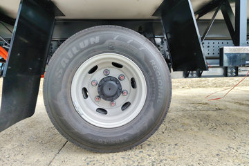 ���ǵ�T5 �Ƽ��� 4.5T 3.945�׵��Ŵ��綯��س�100kWhͼƬ