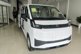 星享V8E&nbsp;电动封闭厢货外观图片