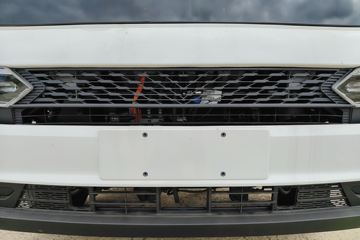 ���ǵ�T5EV ��ҵ�� 4.5T 4.03�׵��Ŵ��綯��ʽ�Ῠ100kWhͼƬ