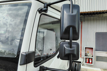 ���ǵ�T5EV ��ҵ�� 4.5T 4.03�׵��Ŵ��綯��ʽ�Ῠ100kWhͼƬ