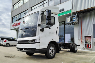 ���ǵ�T5EV ��ҵ�� 4.5T 4.03�׵��Ŵ��綯��ʽ�Ῠ100kWhͼƬ