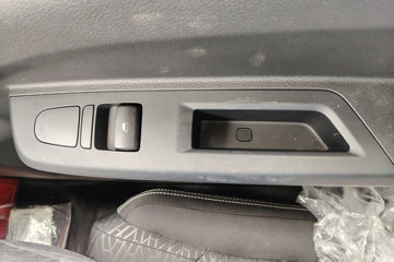 ���ǵ�T5EV ��ҵ�� 4.5T 4.03�׵��Ŵ��綯��ʽ�Ῠ100kWhͼƬ