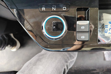 ���ǵ�T5EV ��ҵ�� 4.5T 4.03�׵��Ŵ��綯��ʽ�Ῠ100kWhͼƬ