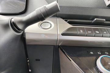 ���ǵ�T5EV ��ҵ�� 4.5T 4.03�׵��Ŵ��綯��ʽ�Ῠ100kWhͼƬ