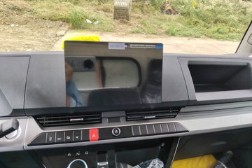 ���ǵ�T5EV ��ҵ�� 4.5T 4.03�׵��Ŵ��綯��ʽ�Ῠ100kWhͼƬ