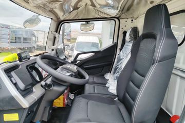 ���ǵ�T5EV ��ҵ�� 4.5T 4.03�׵��Ŵ��綯��ʽ�Ῠ100kWhͼƬ