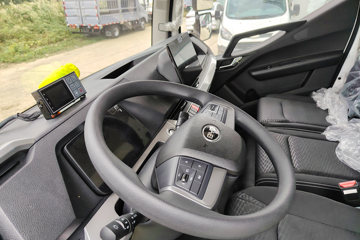 ���ǵ�T5EV ��ҵ�� 4.5T 4.03�׵��Ŵ��綯��ʽ�Ῠ100kWhͼƬ