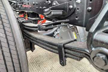 ���ǵ�T5EV ��ҵ�� 4.5T 4.03�׵��Ŵ��綯��ʽ�Ῠ100kWhͼƬ