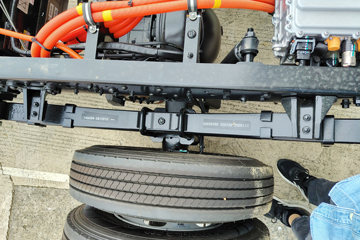 ���ǵ�T5EV ��ҵ�� 4.5T 4.03�׵��Ŵ��綯��ʽ�Ῠ100kWhͼƬ