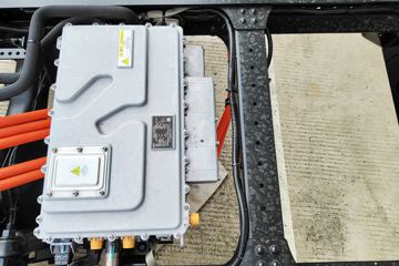 ���ǵ�T5EV ��ҵ�� 4.5T 4.03�׵��Ŵ��綯��ʽ�Ῠ100kWhͼƬ