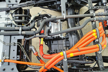 ���ǵ�T5EV ��ҵ�� 4.5T 4.03�׵��Ŵ��綯��ʽ�Ῠ100kWhͼƬ