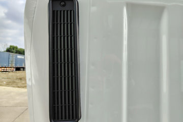 ���ǵ�T5EV ��ҵ�� 4.5T 4.03�׵��Ŵ��綯��ʽ�Ῠ100kWhͼƬ