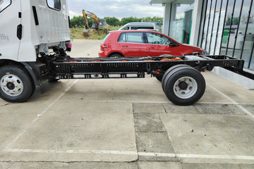 ���ǵ�T5EV ��ҵ�� 4.5T 4.03�׵��Ŵ��綯��ʽ�Ῠ100kWhͼƬ