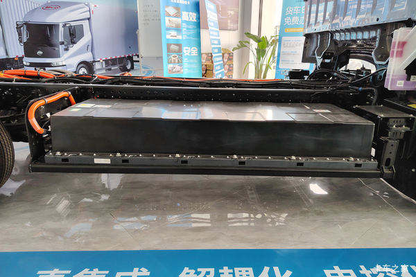 比亚迪T5EV 财富版 4.5T 4.03米单排纯电动厢式轻卡9