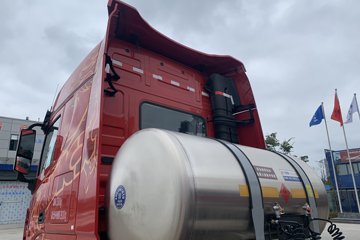 ���������콢KX ���߰� 14.5L LNG 630���� 6X4 ����14�� ǣ����ͼƬ