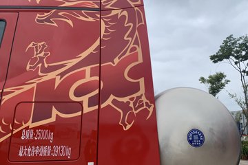 ���������콢KX ���߰� 14.5L LNG 630���� 6X4 ����14�� ǣ����ͼƬ